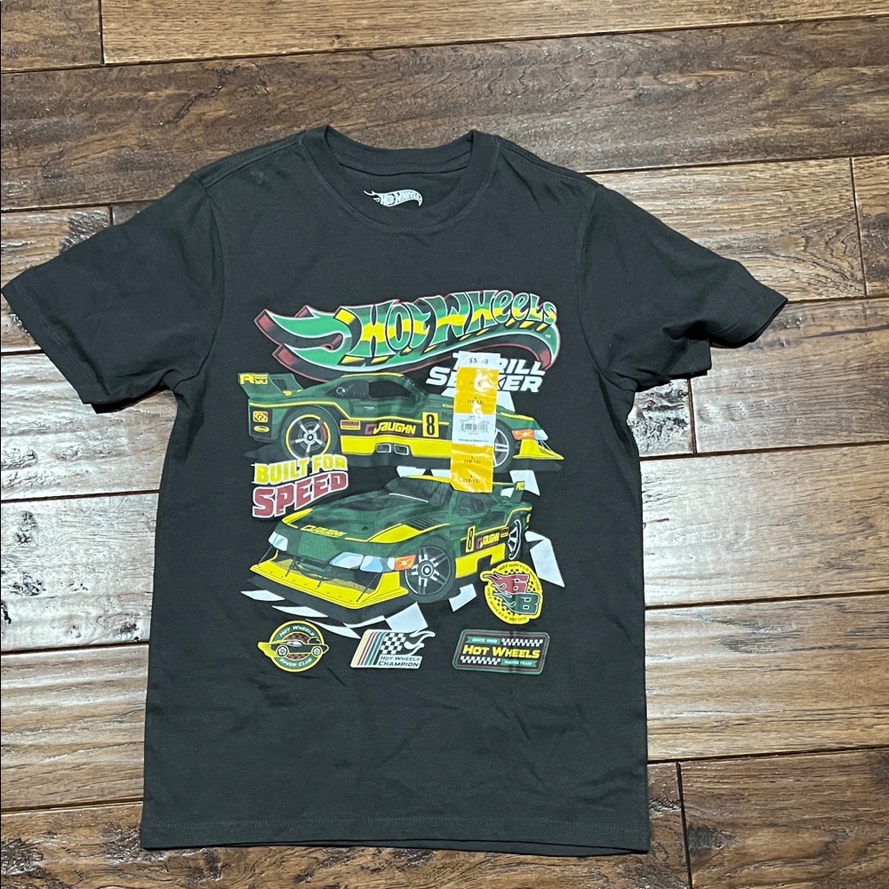 NWT Hot Wheels Graphic T-Shirt size large 10-12
